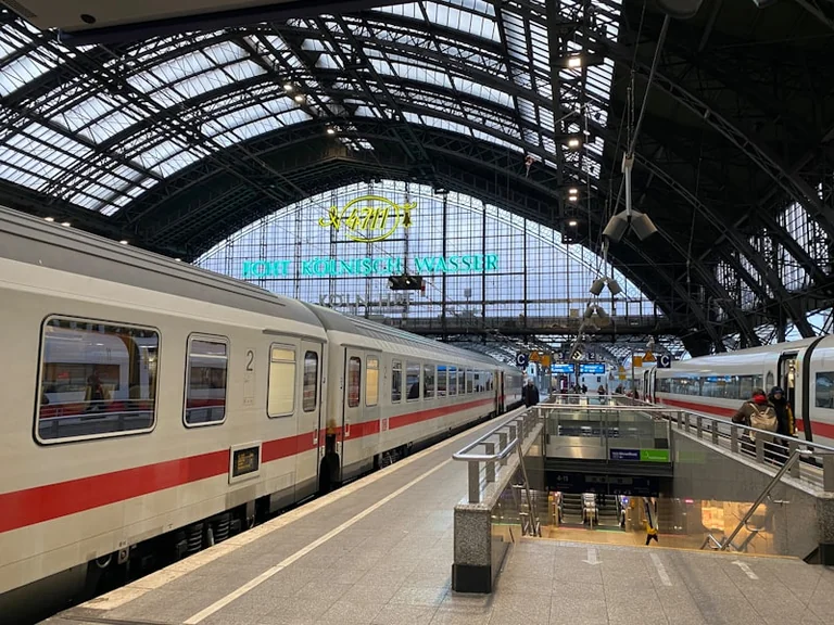 Bahnverkehr am Freitag: DB-Verbindung vor Abfahrt prüfen