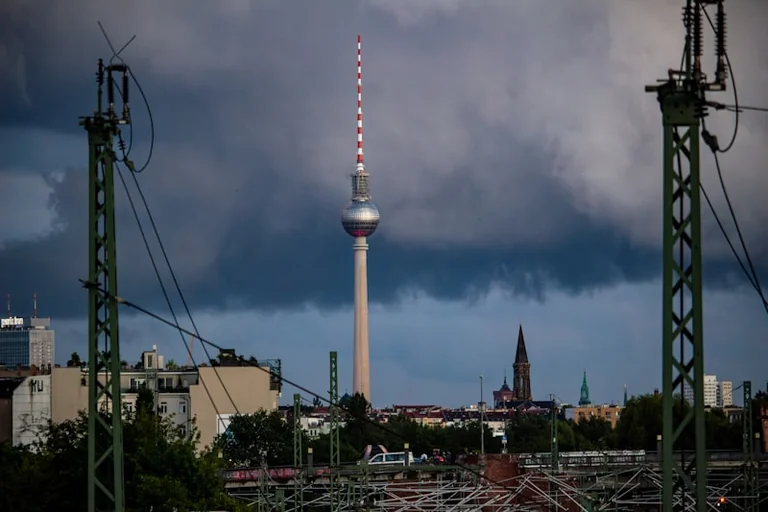 DWD-Warnlage am Sonntag: Landkreis vor dem Start prüfen