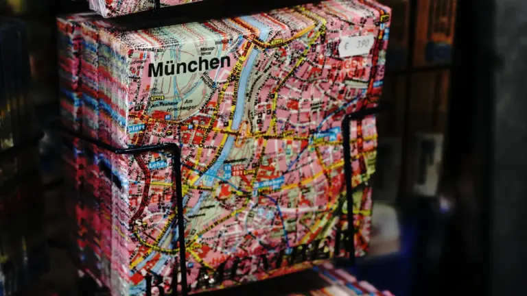 München: „Inside the Suit“ läuft bis Ende November