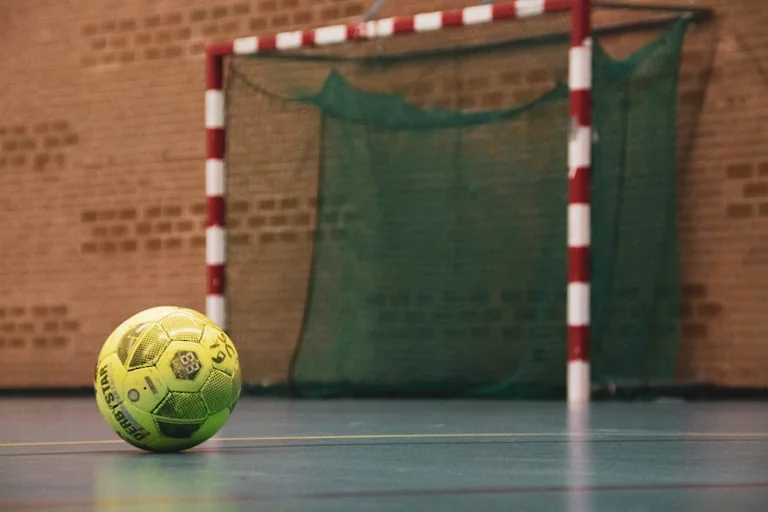 Paderborn: Kinder bauen kostenlos ihren eigenen Tischkicker