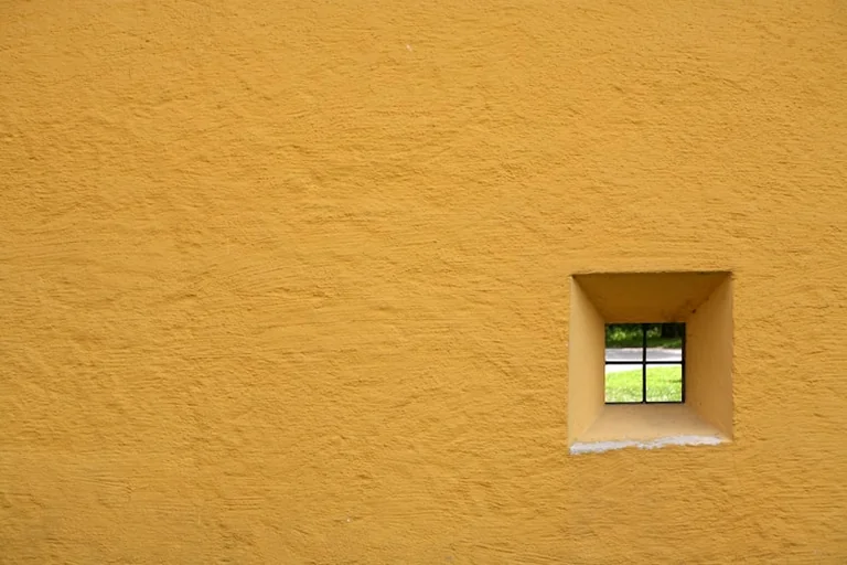 Richtig lüften im Sommer: So bleibt die Wohnung länger kühl