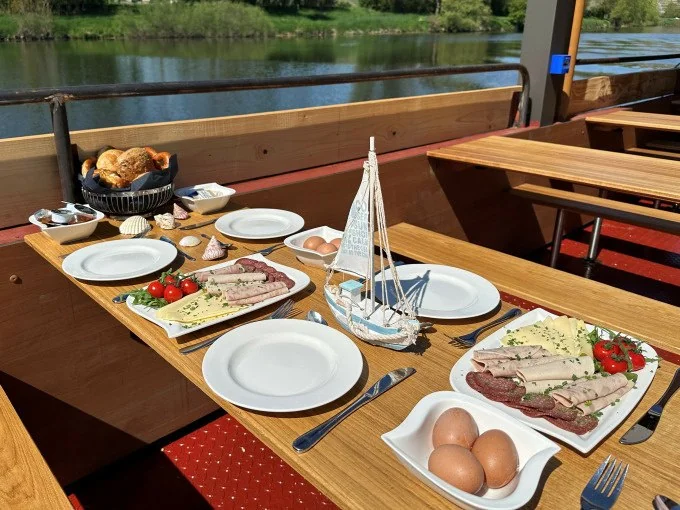 Rivership Flunder: Stuttgarts Frühstücksfahrt ab 9.45 Uhr